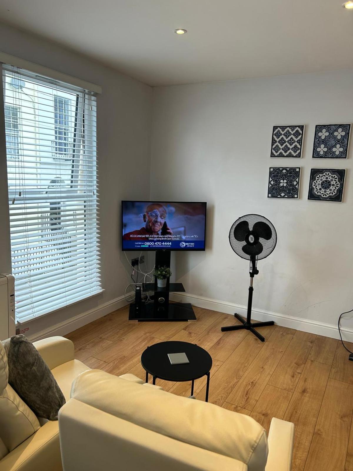 Jaskar Studio 2 Cheltenham Buitenkant foto